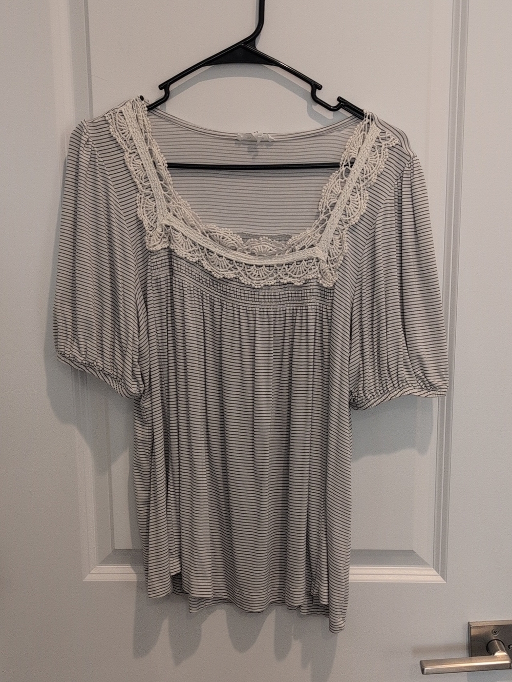 Striped Lace-Trim Short Sleeve Women's Top - Cream & Gray